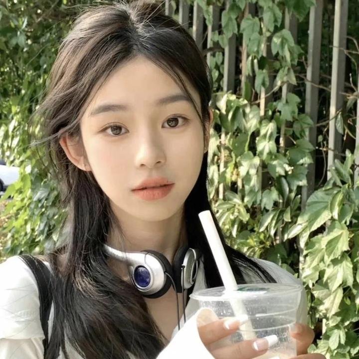 穿到饥荒年,我靠绑定挨骂系统顿顿吃肉